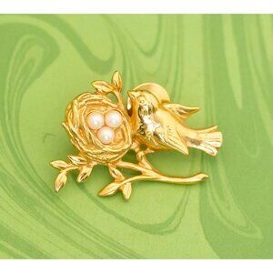 Vintage Art Nouveau Floral Nest Pin by Avon - W20